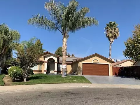 550 Burgundy, Kerman, CA 93630 photo 1