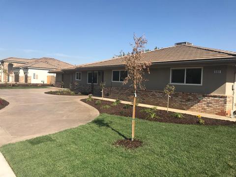 303 Westberry Blvd, Madera, CA 93637 photo 1