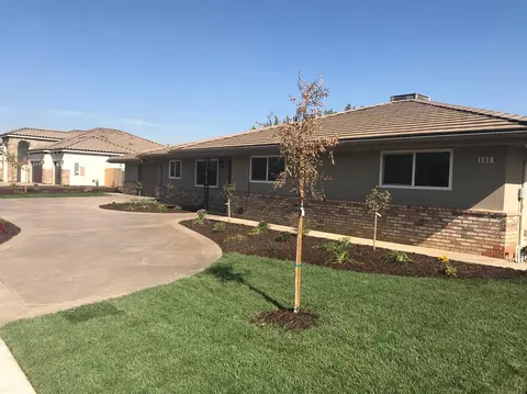 303 Westberry Blvd, Madera, CA 93637 photo 1