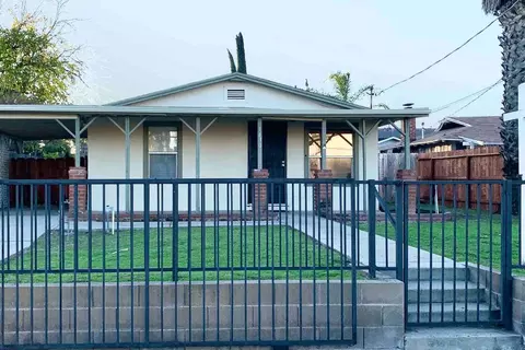 1430 Minnewawa Ave, Clovis, CA 93612 photo 1