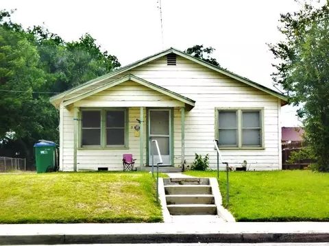 2805 Wright St, Selma, CA 93662 photo 1