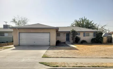 8587 Eddy, Hanford, CA 93230 photo 1