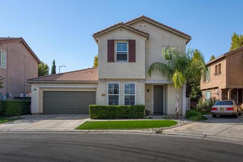 1944 N Larose Ln, Clovis, CA 93619 photo 1