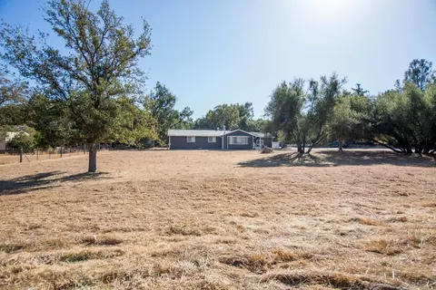 31875 Apache Rd, Coarsegold, CA 93614 photo 1