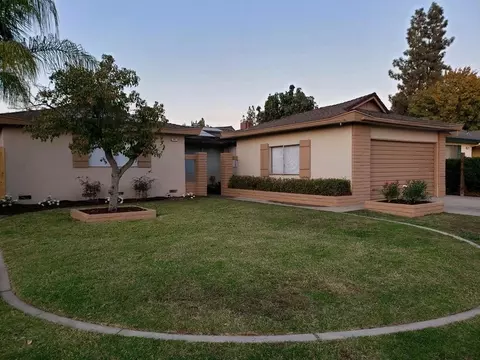 747 W Indianapolis Ave, Clovis, CA 93612 photo 1