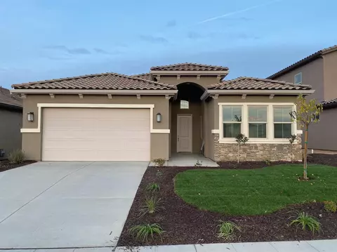 474 Timberline Way S, Madera, CA 93636 photo 1