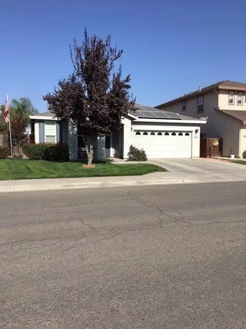 300 Pine Ct, Chowchilla, CA 93610 photo 1