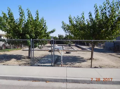 208 E Madera St, Avenal, CA 93204 photo 1