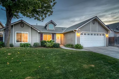 2933 E Christopher Dr, Fresno, CA 93720 photo 1