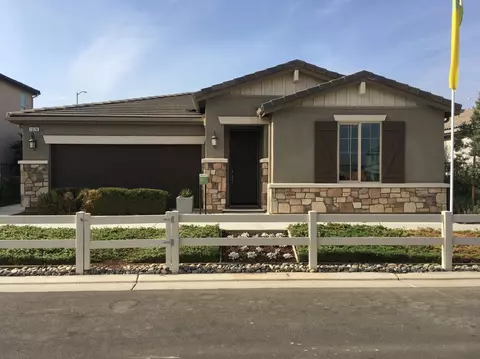 1026 Lindsay Ln, Clovis, CA 93619 photo 1