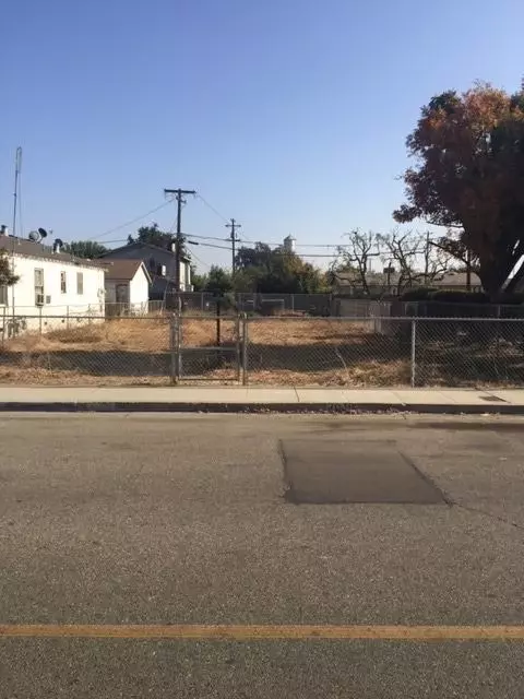 2046 Orange Ave, Selma, CA 93662 photo 1