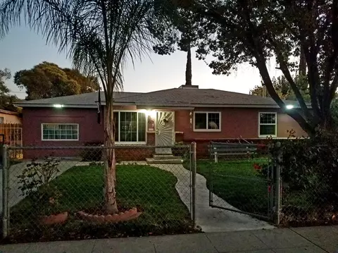 4712 E Lyell Ave, Fresno, CA 93702 photo 1