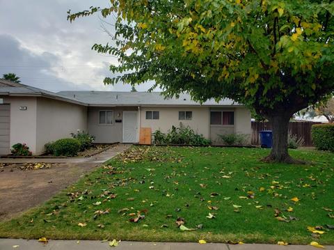 930 Brookside Dr, Clovis, CA 93612 photo 1