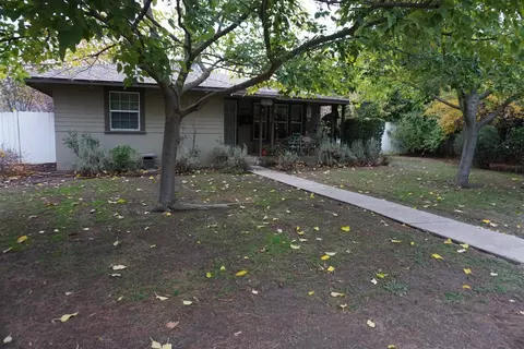 1401 Jennings St, Madera, CA 93637 photo 1