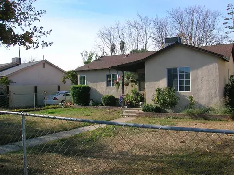 920 N Lake St, Madera, CA 93638 photo 1
