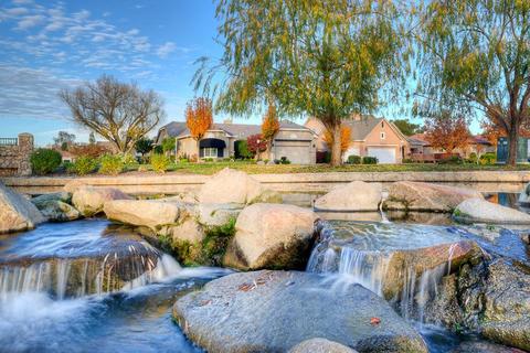 4786 N Waterside Dr, Clovis, CA 93619 photo 1