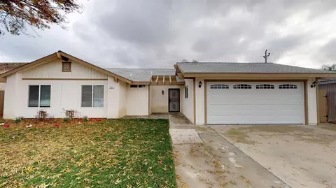 931 Murphy Dr, Lemoore, CA 93245 photo 1