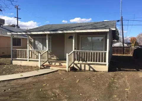 231 E Hawthorne St, Coalinga, CA 93210 photo 1