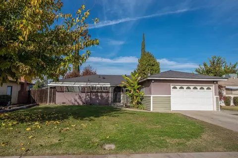517 W Beverly Dr, Clovis, CA 93612 photo 1