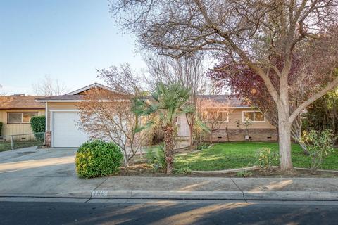168 W Indianapolis Ave, Clovis, CA 93612 photo 1