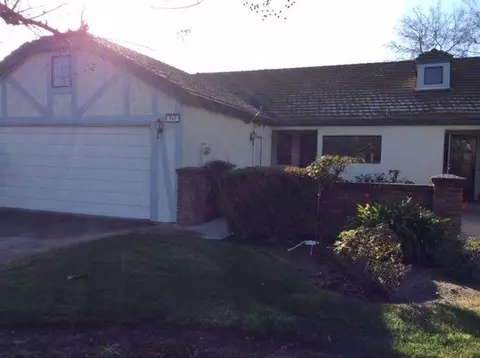 642 W Stuart Ave, Clovis, CA 93612 photo 1