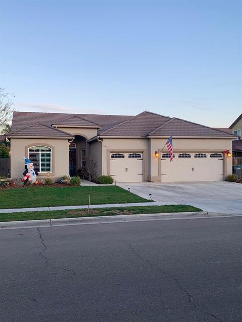 810 S Michelle Ave, Kerman, CA 93630 photo 1