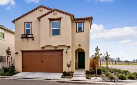 3704 Savant Ln, Clovis, CA 93619 photo 1