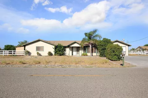 16064 La Canada Rd, Madera, CA 93636 photo 1