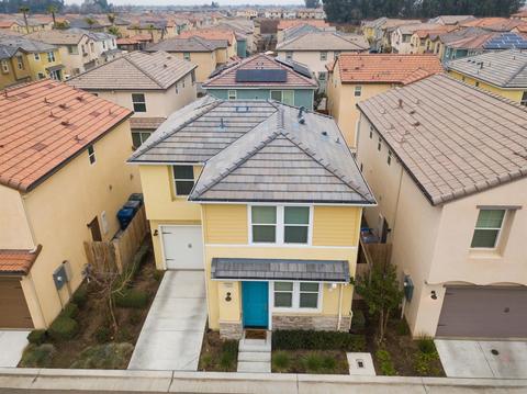 1352 Joy Dr, Clovis, CA 93619 photo 1