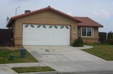 1977 Truman Dr, Madera, CA 93638 photo 1