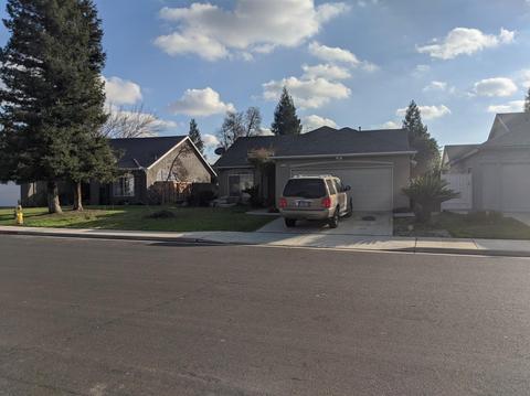 312 W Kelly, Clovis, CA 93611 photo 1