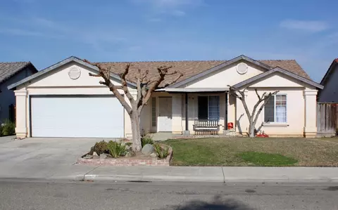 2694 4th St, Sanger, CA 93657 photo 1