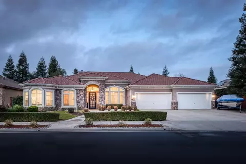 607 W Omaha Ave, Clovis, CA 93619 photo 1