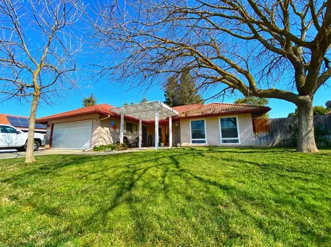 1725 Holly Ave, Clovis, CA 93611 photo 1