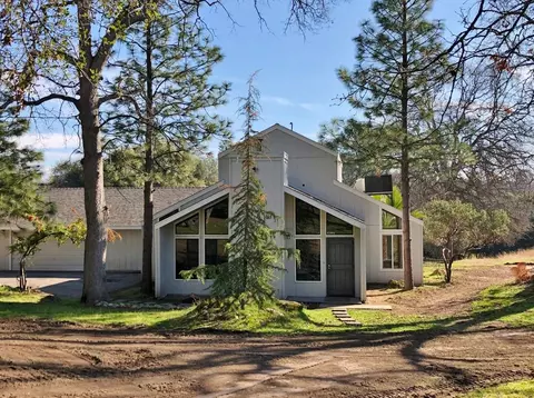 31383 Apache Rd, Coarsegold, CA 93614 photo 1