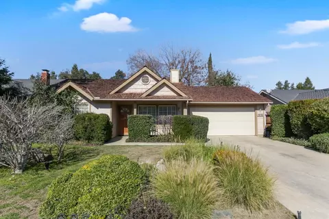 5932 W Iris Ct, Visalia, CA 93277 photo 1