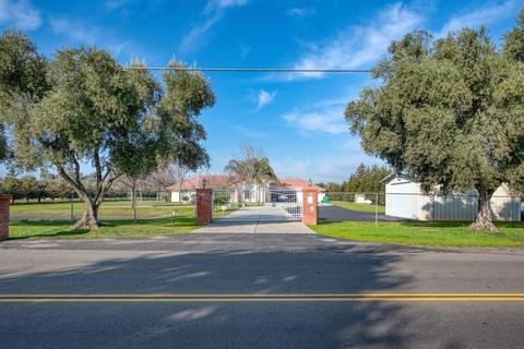 10024 E Bullard Ave, Clovis, CA 93619 photo 1