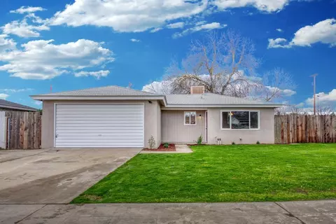 3837 Jasper St, Selma, CA 93662 photo 1
