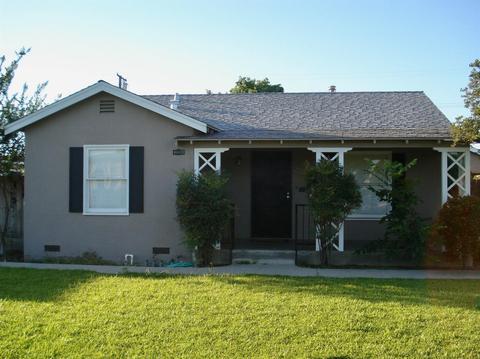 2208 9th St, Sanger, CA 93657 photo 1