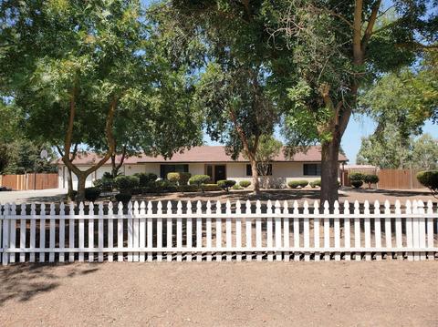 12768 Trieste Dr, Madera, CA 93636 photo 1