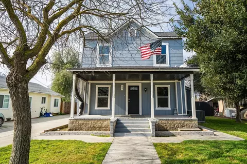 277 Champion St, Lemoore, CA 93245 photo 1