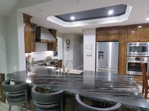 577 S Park Ave, Kerman, CA 93630 photo 1