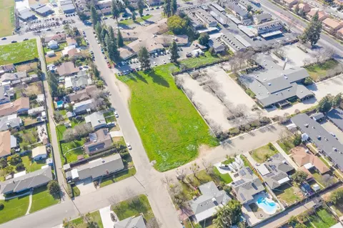 800 Brehler Ave, Sanger, CA 93657 photo 1