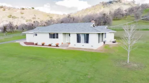 45694 Longview Rd, Squaw Valley, CA 93675 photo 1