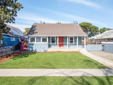 713 E Valley St, Coalinga, CA 93210 photo 1