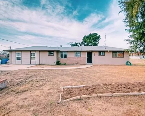 8249 N Fowler Ave, Clovis, CA 93619 photo 1