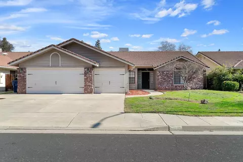 223 Evergreen Ave, Clovis, CA 93611 photo 1