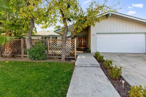 422 Whittier Ave, Clovis, CA 93611 photo 1