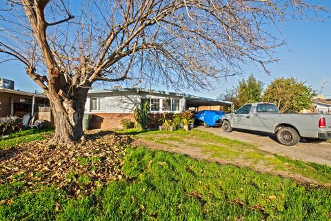 213 K Street St, Sanger, CA 93657 photo 1