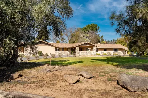 37361 Cloverleaf Ave, Madera, CA 93636 photo 1